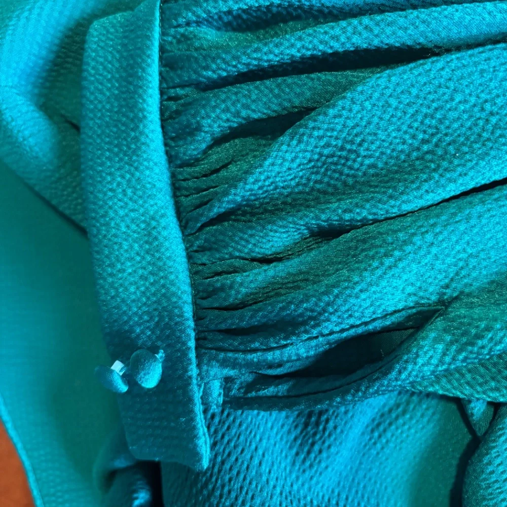 Luxury gown - Picture 7 of 15